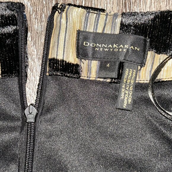 DKNY Black Gold Metallic Geo Print Sheath Dress Sleeveless Round Neck 4 NWT NEW - Picture 5 of 10